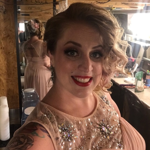 Meet your Posher, Cindy - Picture 2 of 8